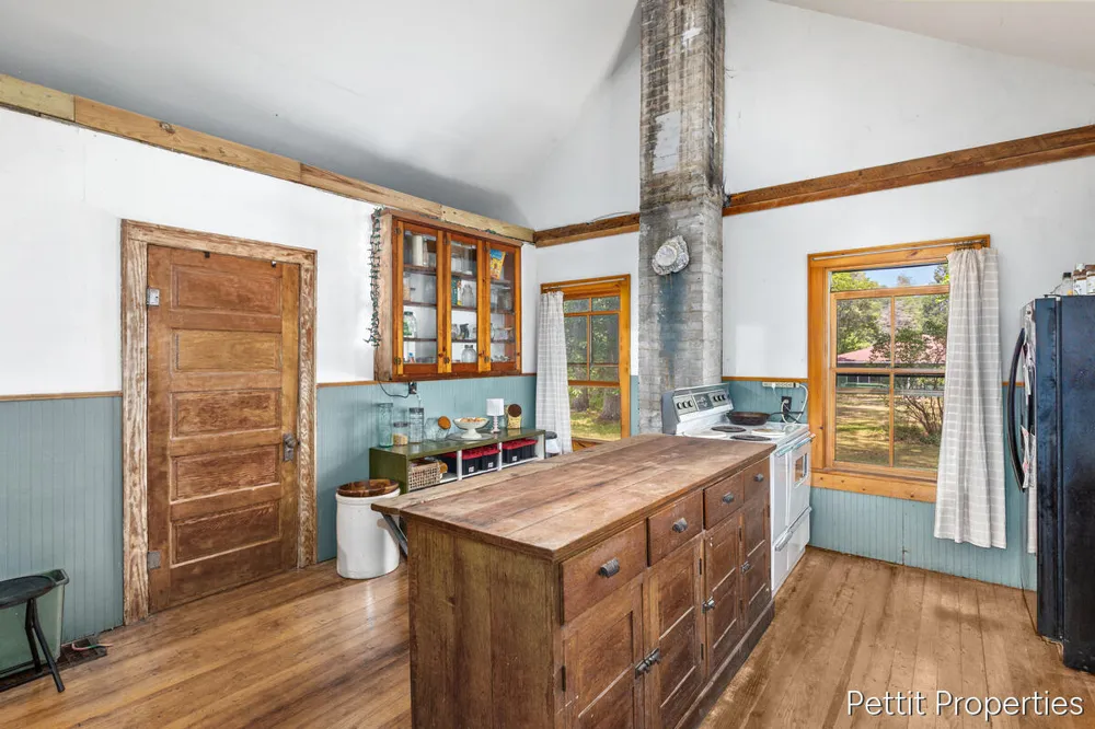 1857 Simonelli Road Laketon Township, MI 49445