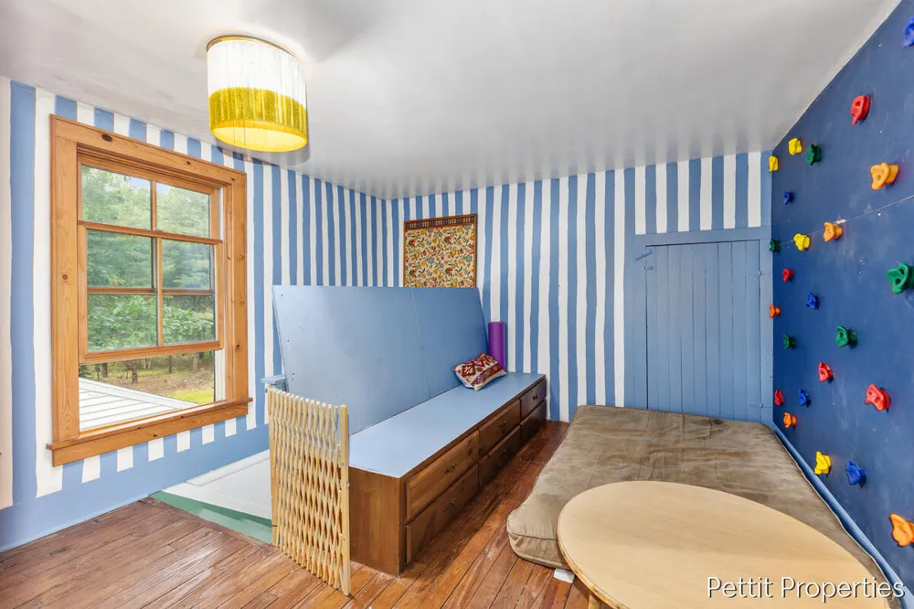 1857 Simonelli Road Laketon Township, MI 49445