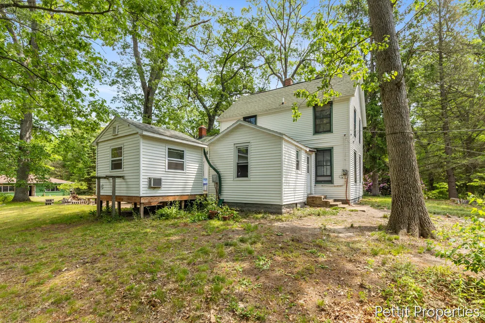 1857 Simonelli Road Laketon Township, MI 49445
