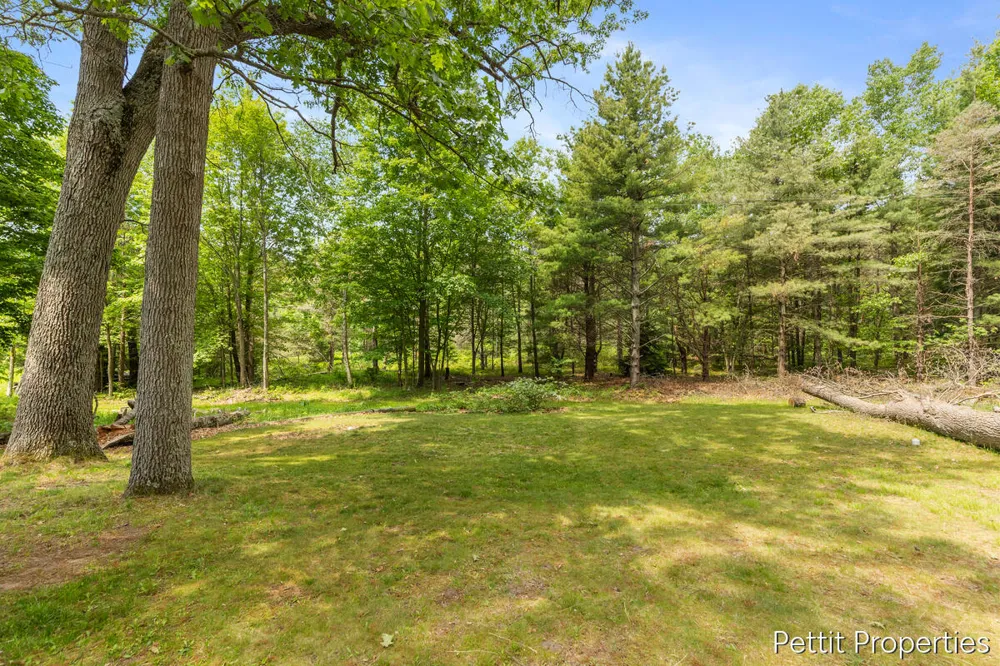 1857 Simonelli Road Laketon Township, MI 49445