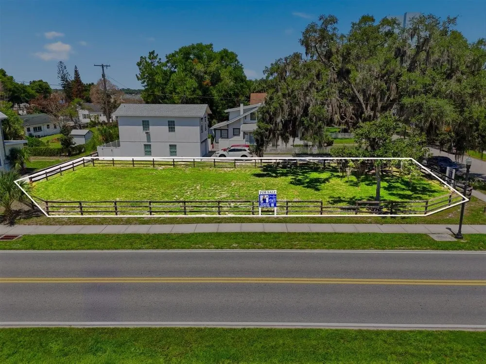 702 AVENUE A Winter Haven, FL 33880
