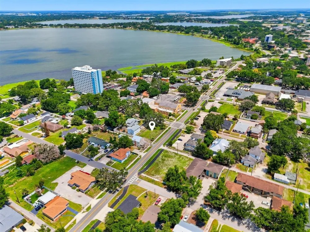 702 AVENUE A Winter Haven, FL 33880