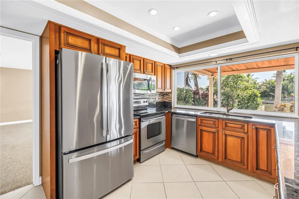 1820 TANGLEWOOD DRIVE NE St Petersburg, FL 33702