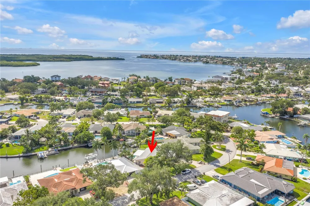 1820 TANGLEWOOD DRIVE NE St Petersburg, FL 33702
