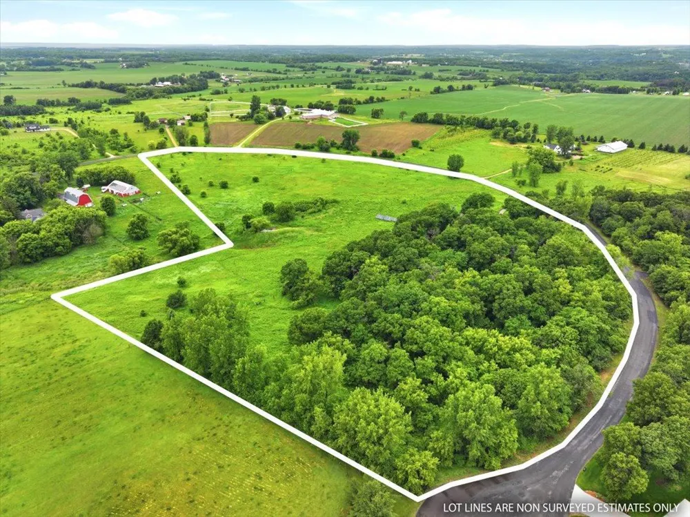 481 Sleepy Hollow Drive Roberts, WI 54023