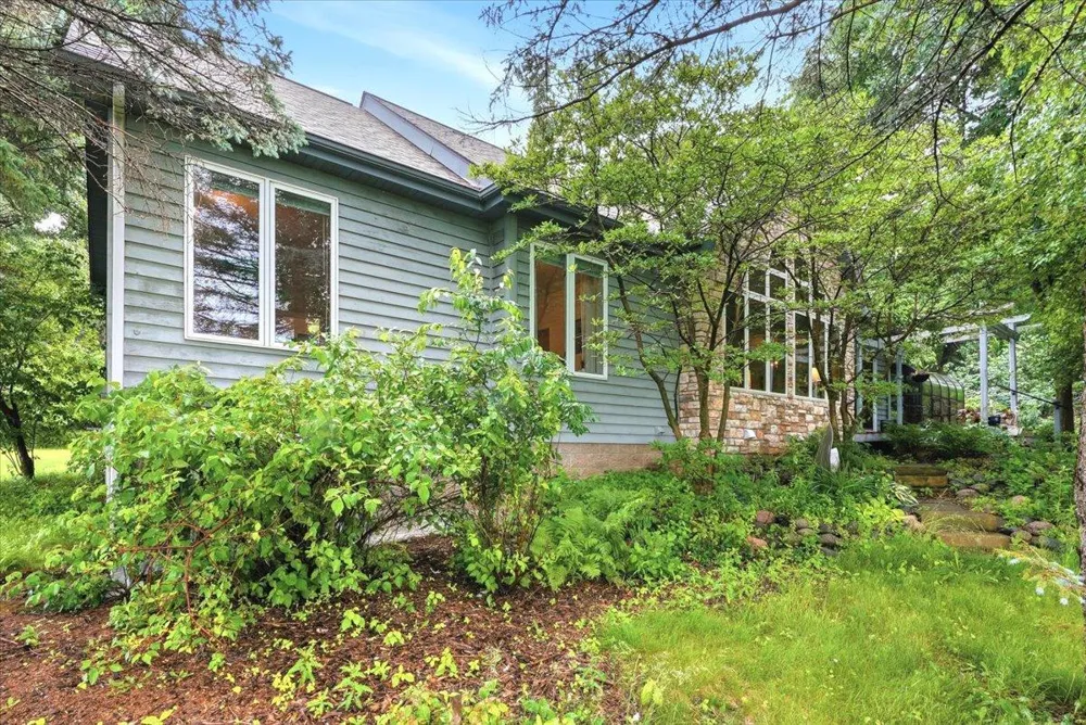 481 Sleepy Hollow Drive Roberts, WI 54023