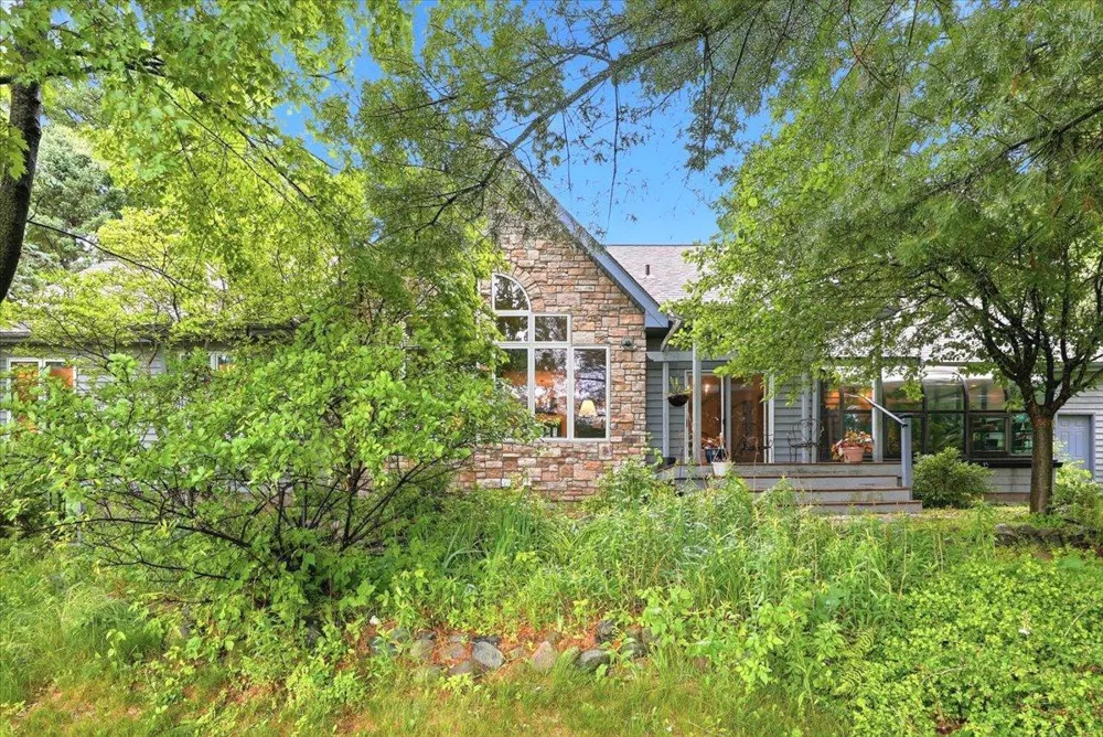 481 Sleepy Hollow Drive Roberts, WI 54023