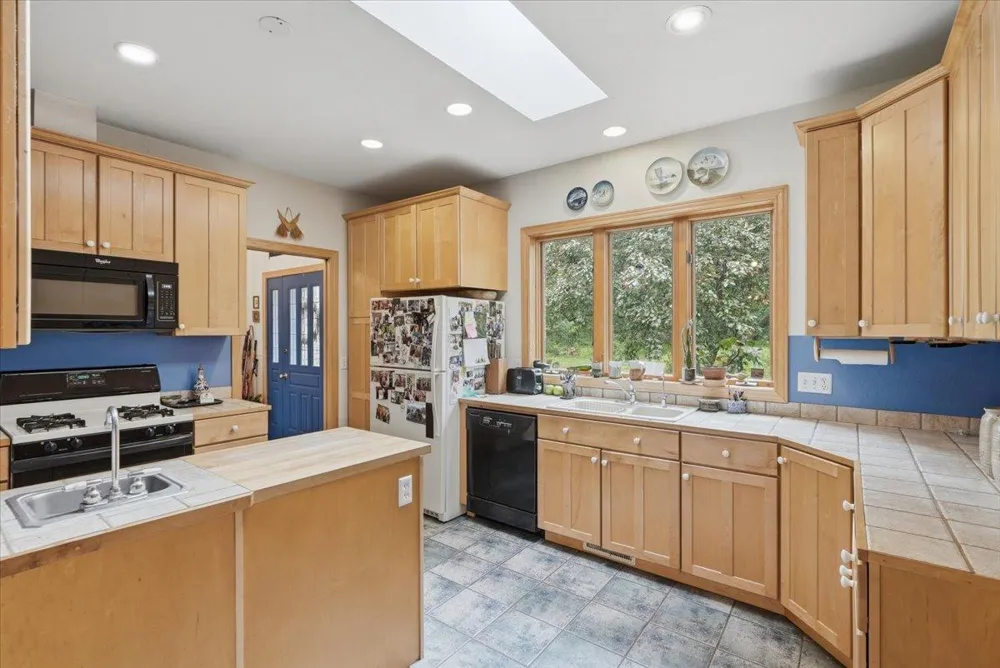 481 Sleepy Hollow Drive Roberts, WI 54023