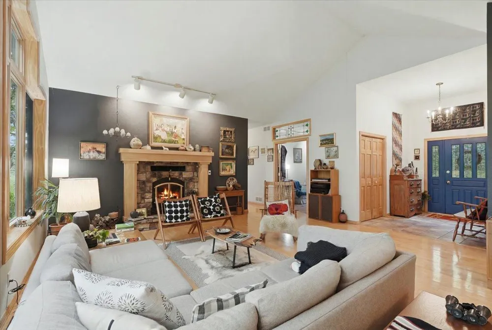 481 Sleepy Hollow Drive Roberts, WI 54023