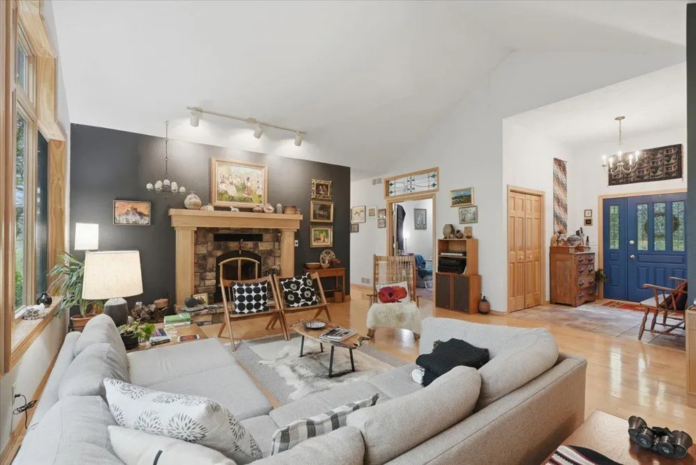 481 Sleepy Hollow Drive Roberts, WI 54023