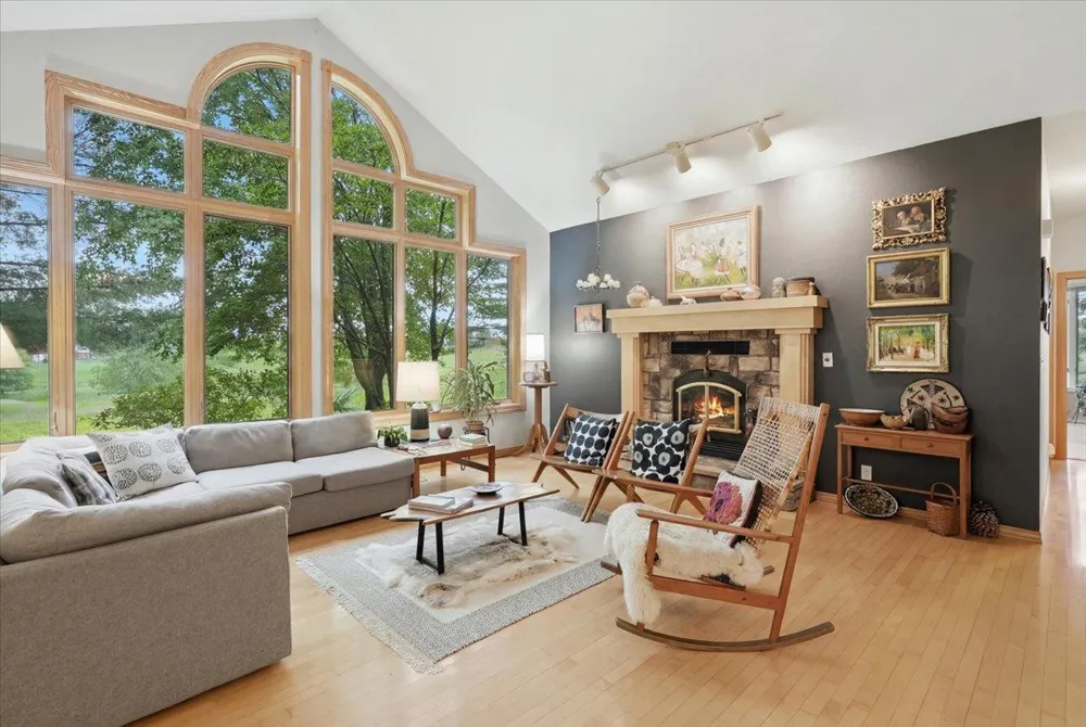 481 Sleepy Hollow Drive Roberts, WI 54023