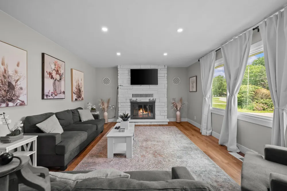 8956 Maplewood Drive Berrien Springs, MI 49103