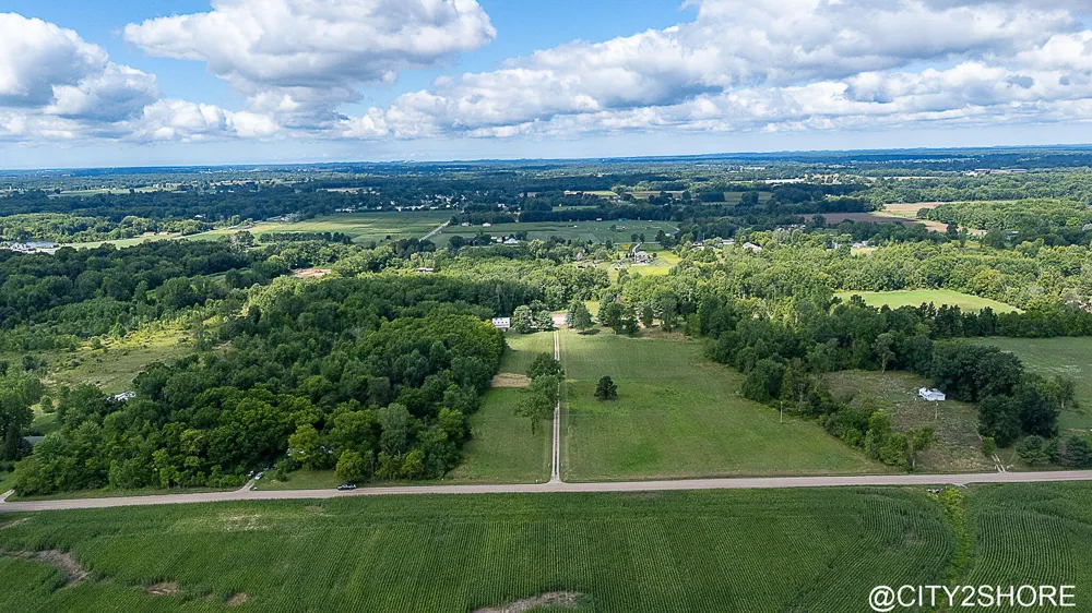 9905 52nd Ave Allendale, MI 49401