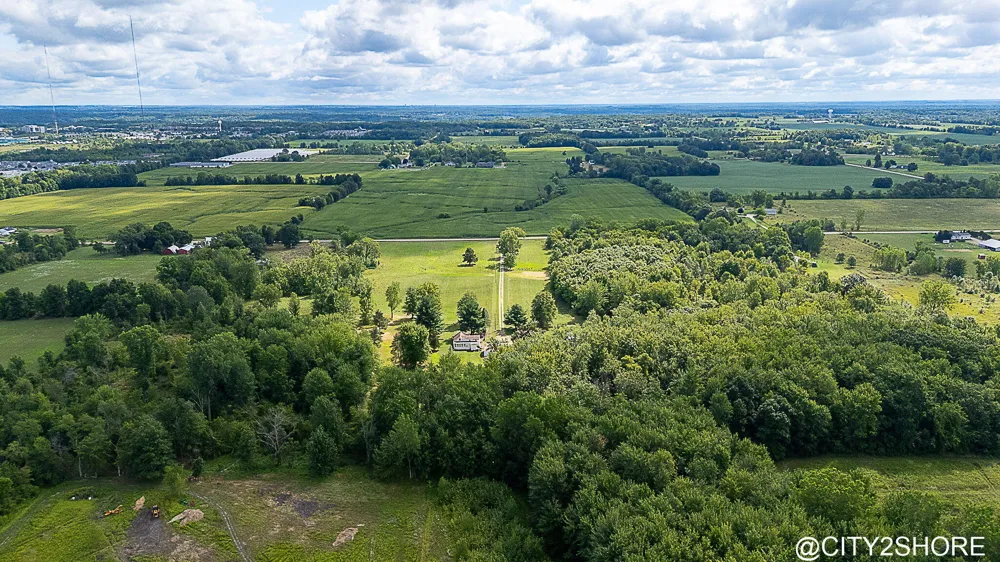 9905 52nd Ave Allendale, MI 49401