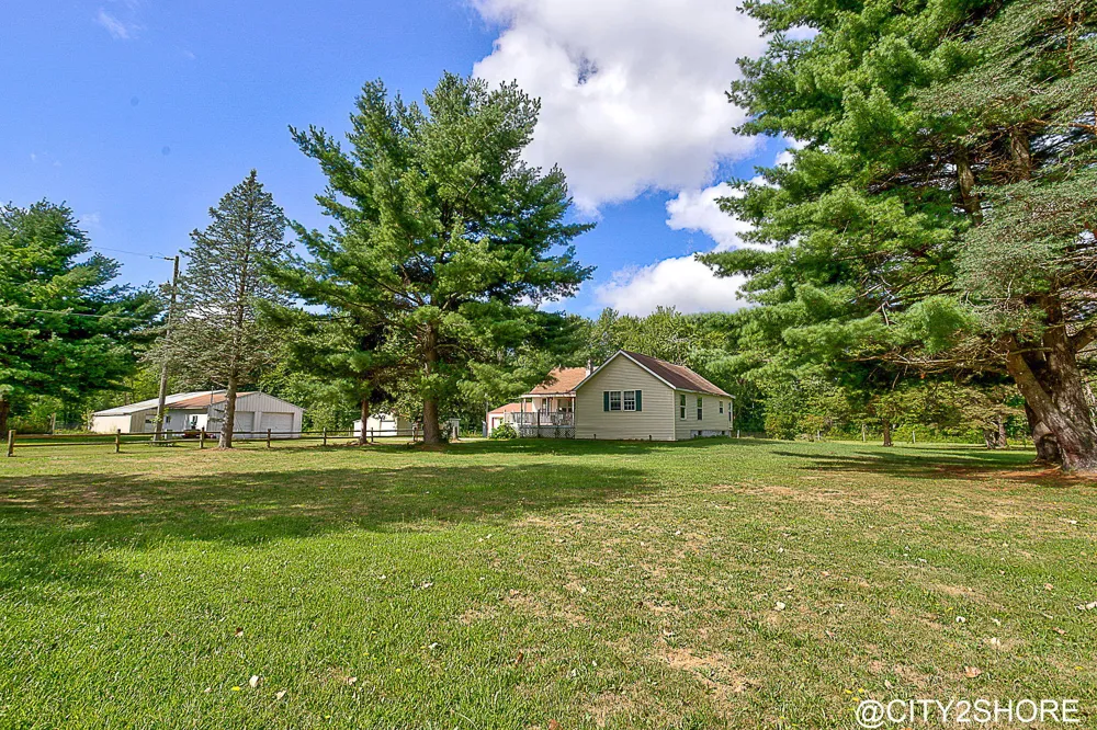 9905 52nd Ave Allendale, MI 49401