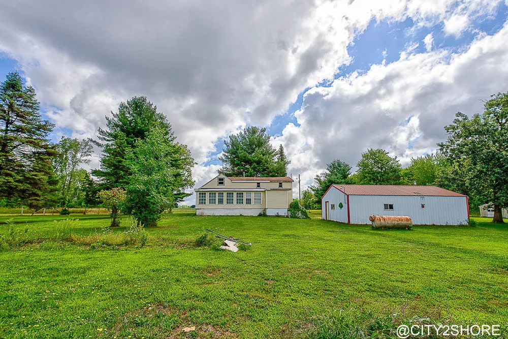 9905 52nd Ave Allendale, MI 49401