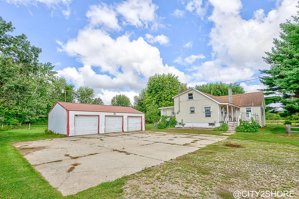 9905 52nd Ave Allendale, MI 49401