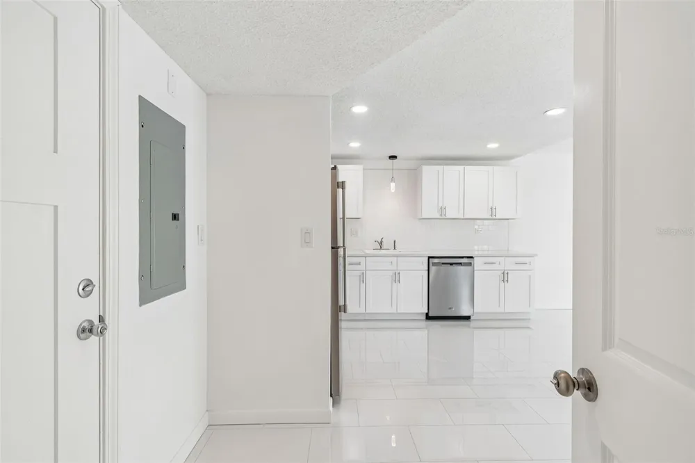 450 TREASURE ISLAND CAUSEWAY #106 Treasure Island, FL 33706