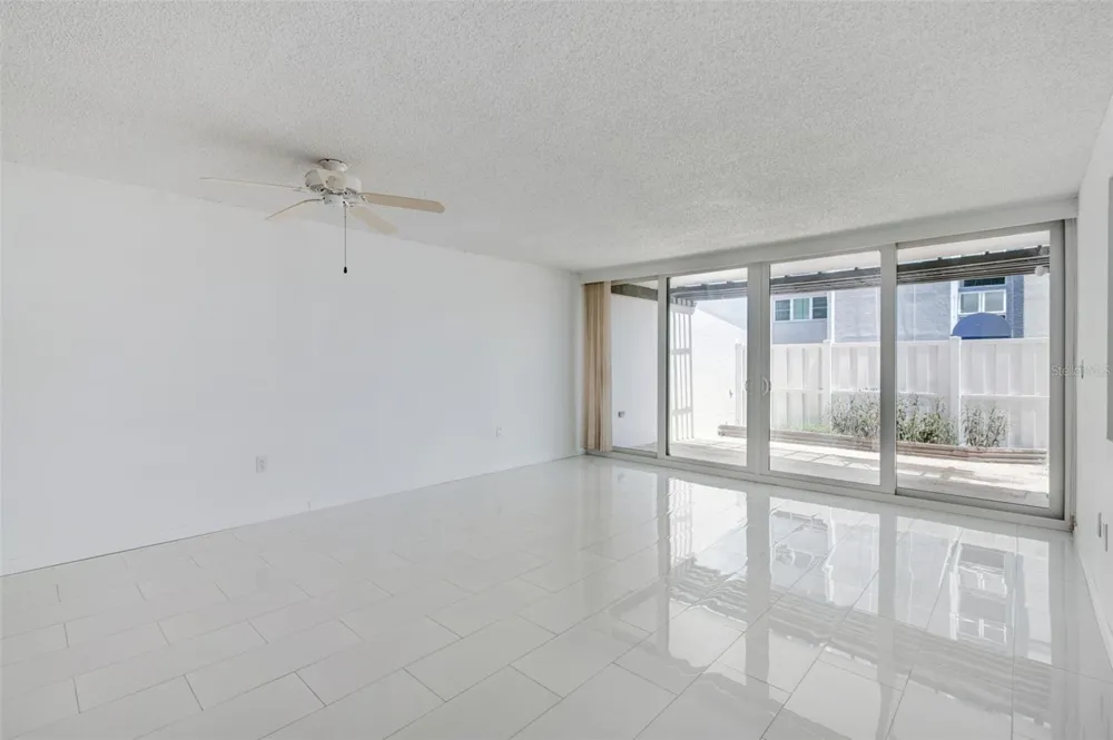 450 TREASURE ISLAND CAUSEWAY #106 Treasure Island, FL 33706