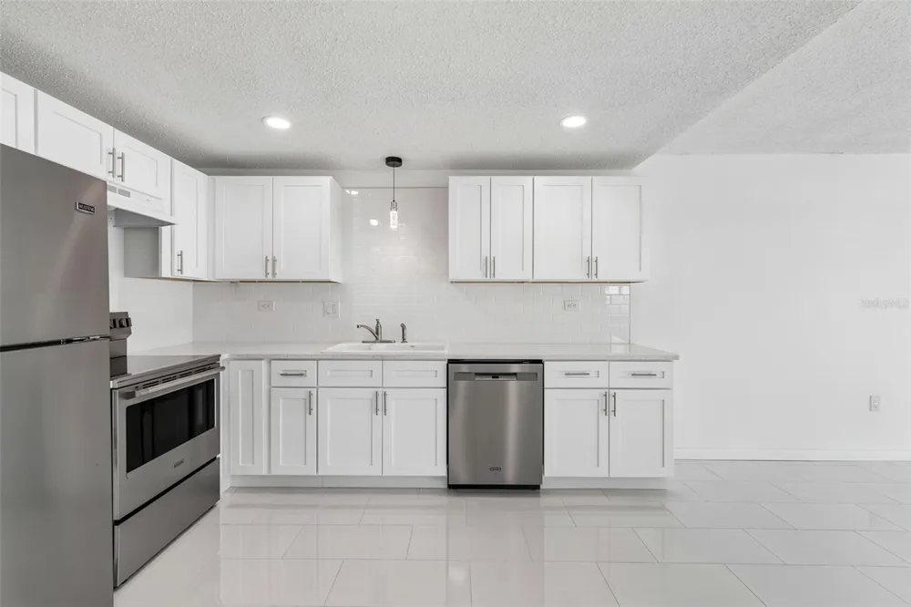 450 TREASURE ISLAND CAUSEWAY #106 Treasure Island, FL 33706