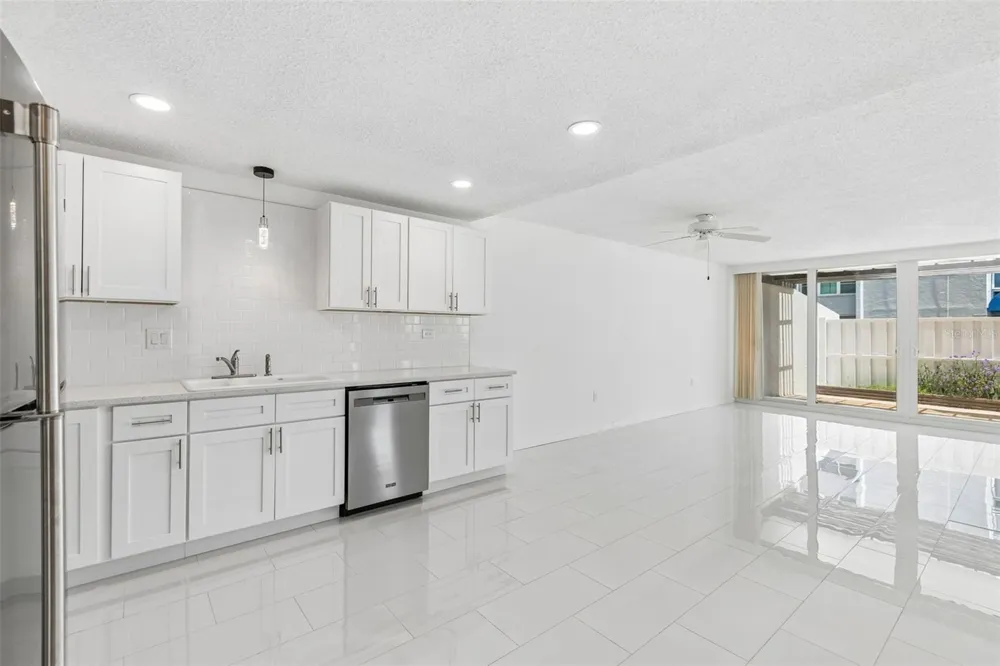 450 TREASURE ISLAND CAUSEWAY #106 Treasure Island, FL 33706