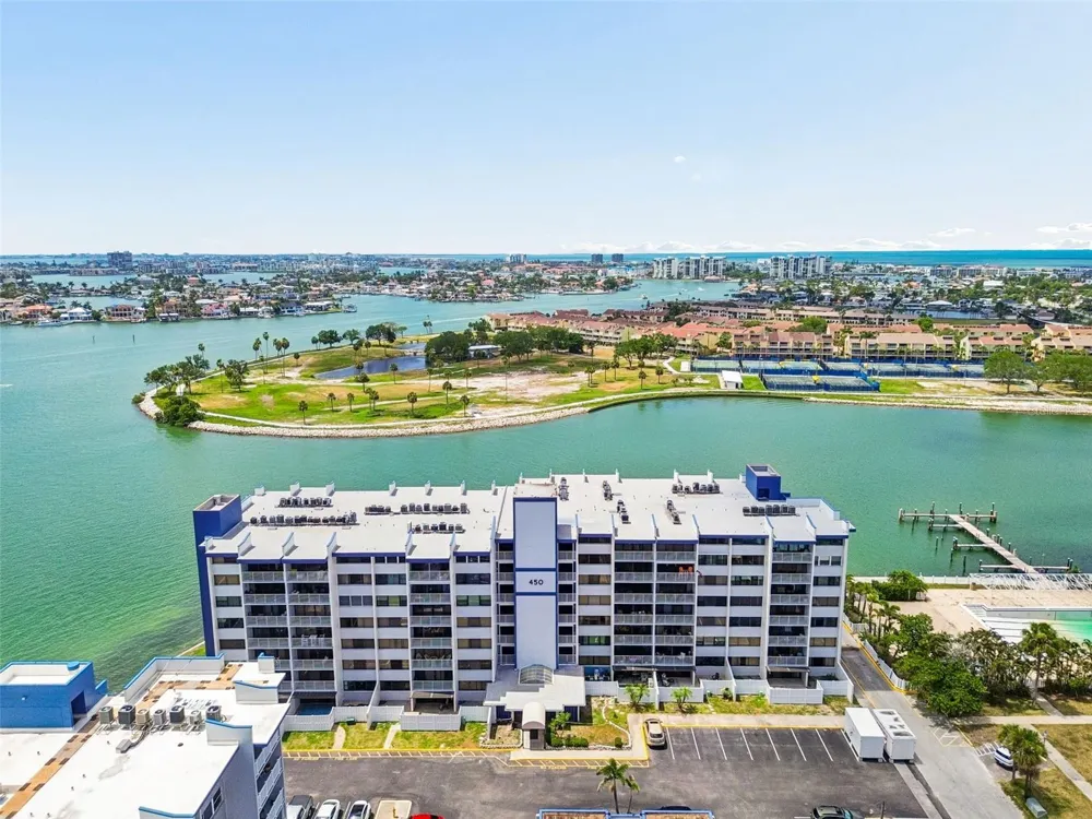 450 TREASURE ISLAND CAUSEWAY #106 Treasure Island, FL 33706