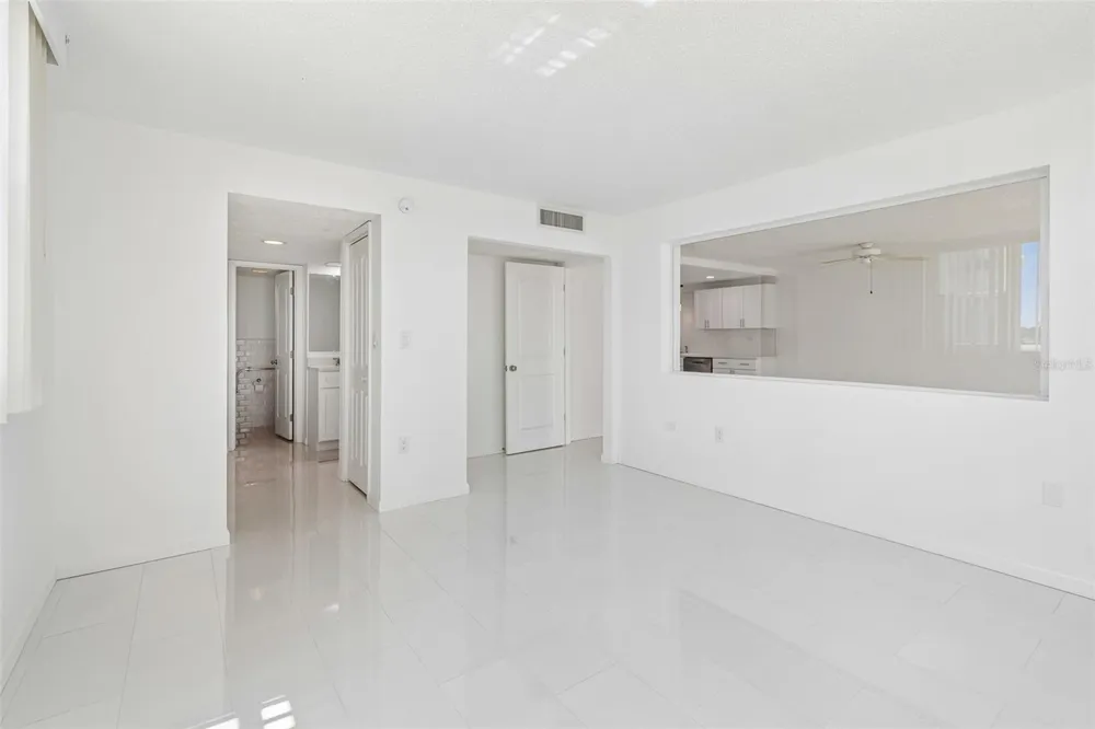 450 TREASURE ISLAND CAUSEWAY #106 Treasure Island, FL 33706