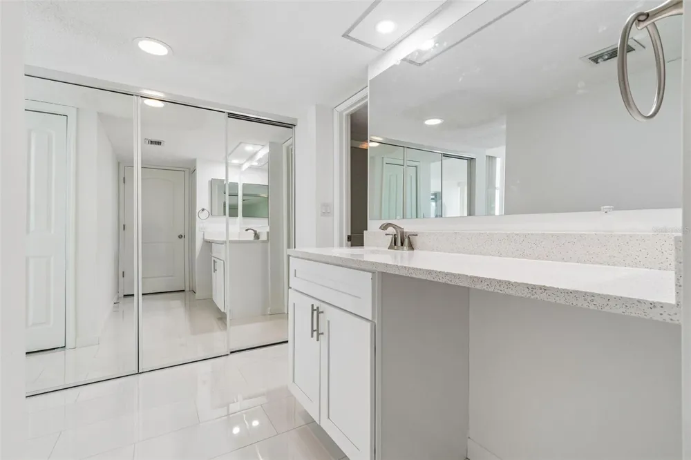 450 TREASURE ISLAND CAUSEWAY #106 Treasure Island, FL 33706