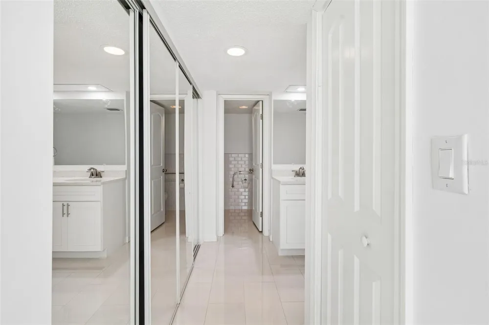 450 TREASURE ISLAND CAUSEWAY #106 Treasure Island, FL 33706