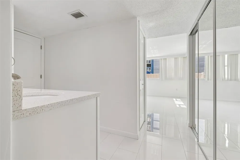 450 TREASURE ISLAND CAUSEWAY #106 Treasure Island, FL 33706