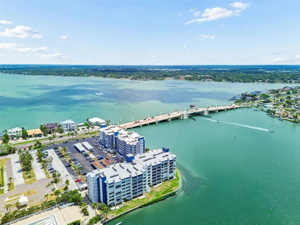 450 TREASURE ISLAND CAUSEWAY #106 Treasure Island, FL 33706