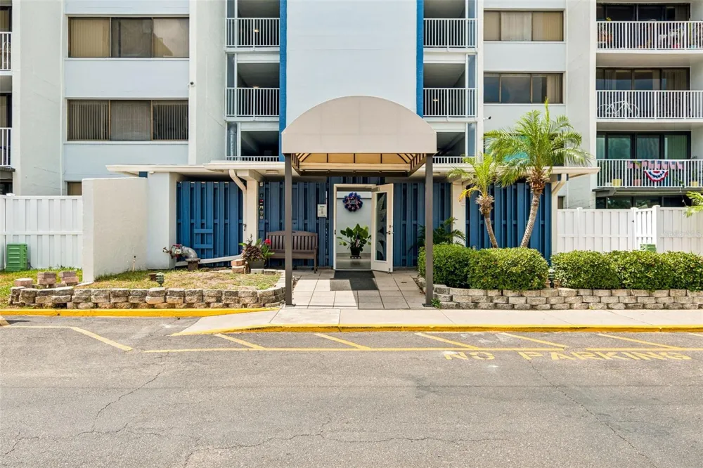 450 TREASURE ISLAND CAUSEWAY #106 Treasure Island, FL 33706