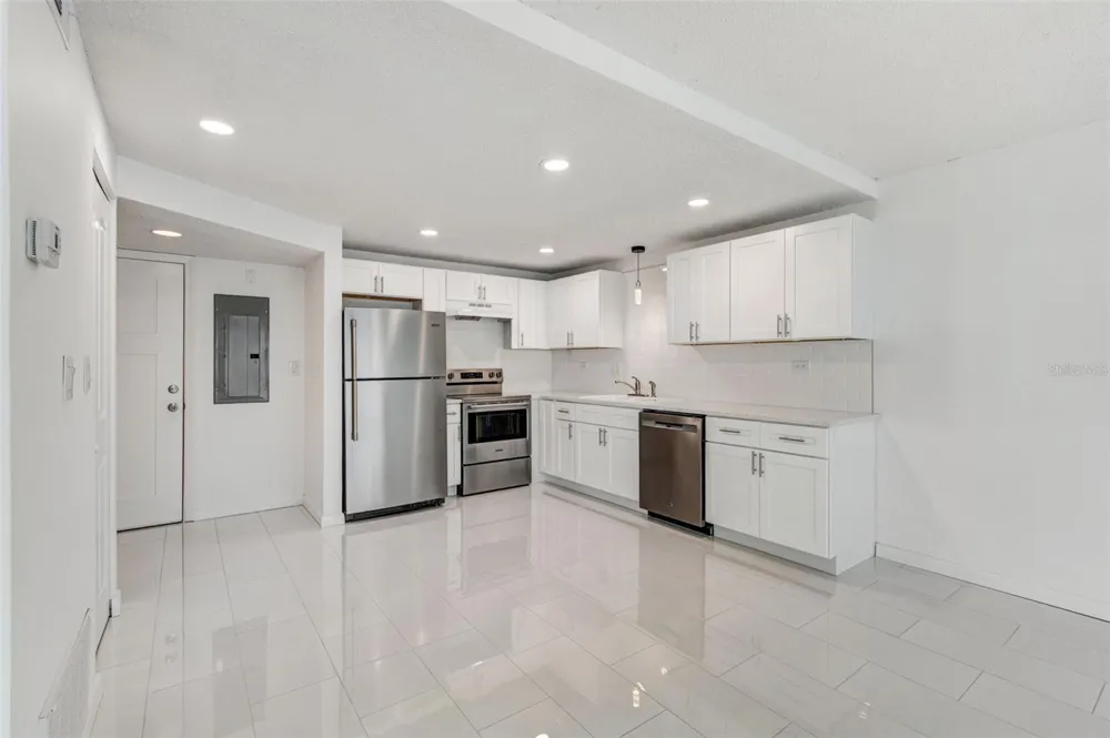 450 TREASURE ISLAND CAUSEWAY #106 Treasure Island, FL 33706