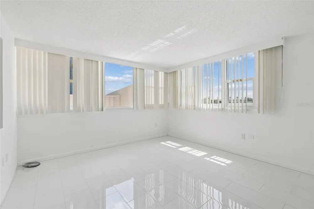450 TREASURE ISLAND CAUSEWAY #106 Treasure Island, FL 33706