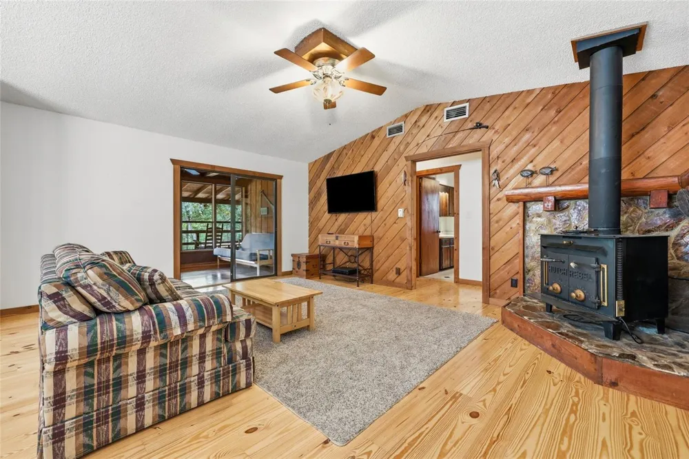 470 SW SANTA FE DRIVE Fort White, FL 32038