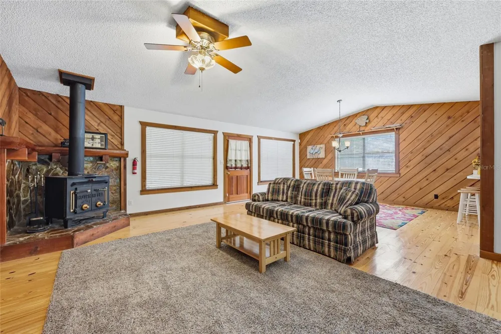 470 SW SANTA FE DRIVE Fort White, FL 32038