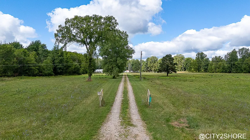 9905 52nd Ave Allendale, MI 49401