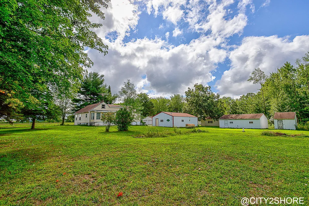 9905 52nd Ave Allendale, MI 49401