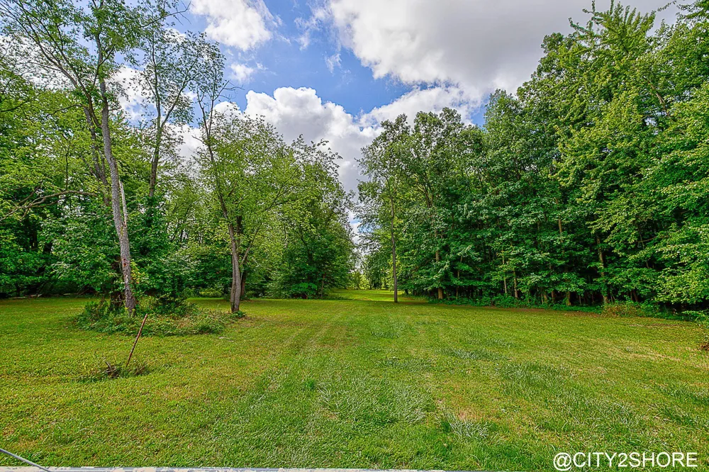 9905 52nd Ave Allendale, MI 49401