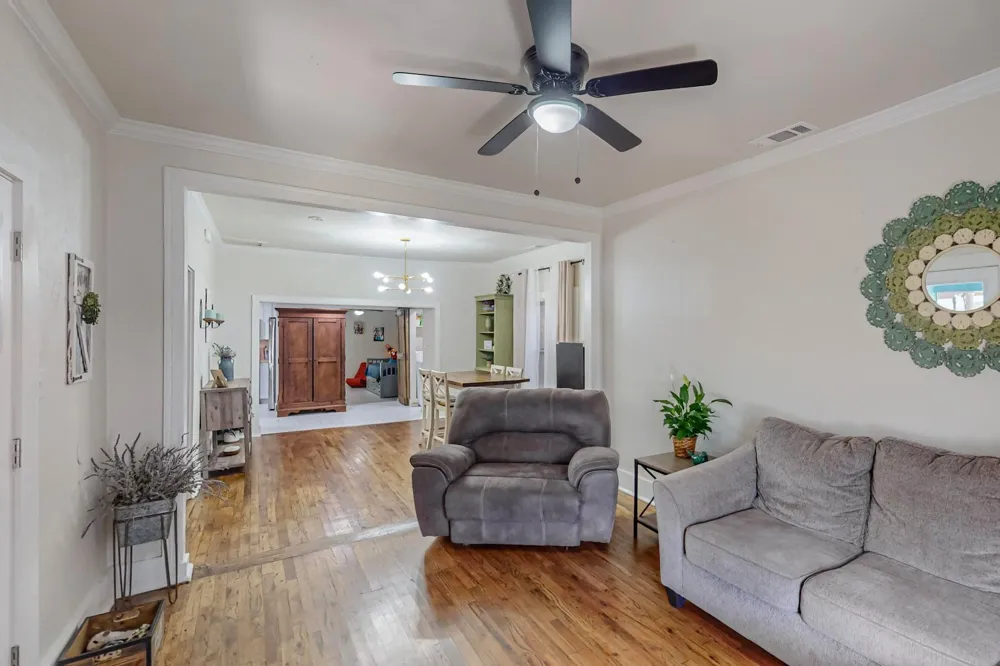 1011 Franklin Street Weatherford, TX 76086