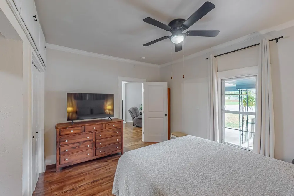 1011 Franklin Street Weatherford, TX 76086