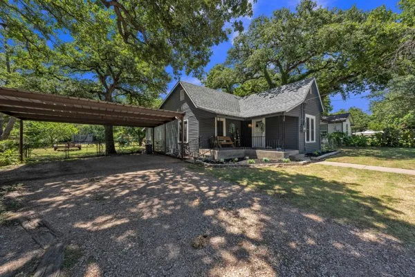 1011 Franklin Street Weatherford, TX 76086