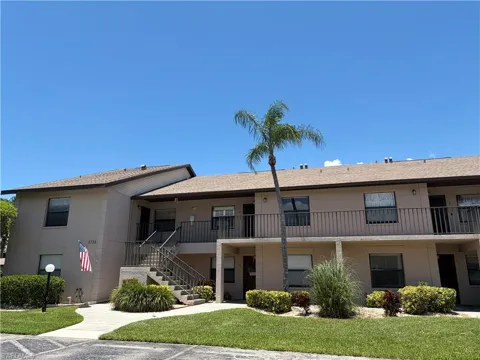 5735 Foxlake Drive #6