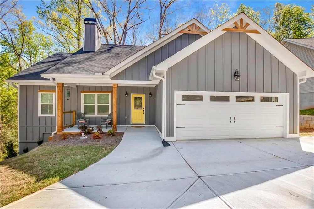 169 View Street Clarkesville, GA 30523