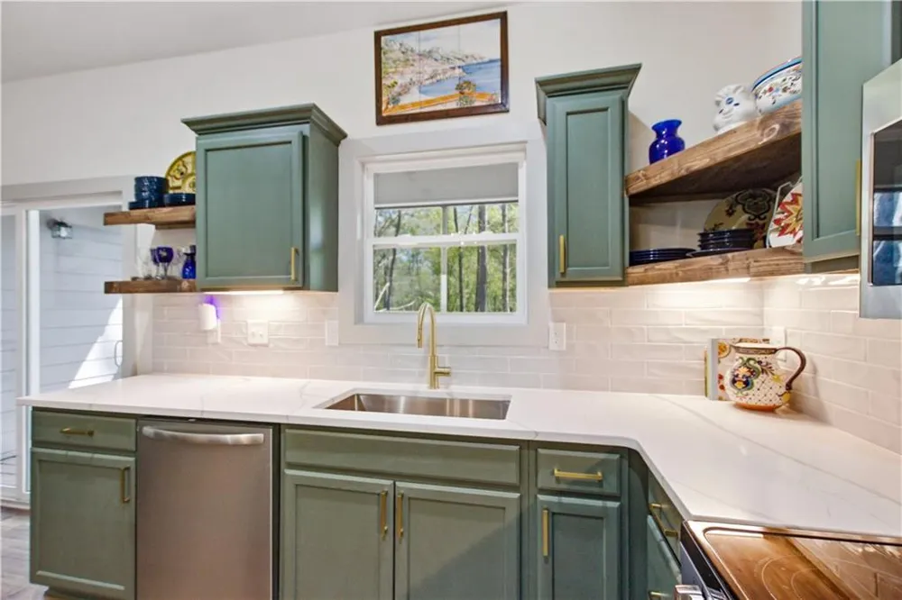 169 View Street Clarkesville, GA 30523