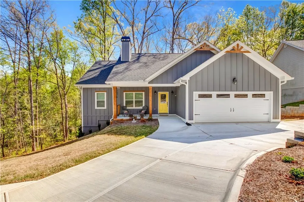 169 View Street Clarkesville, GA 30523