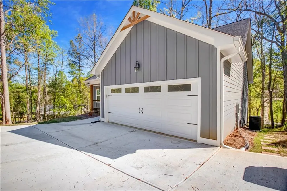 169 View Street Clarkesville, GA 30523