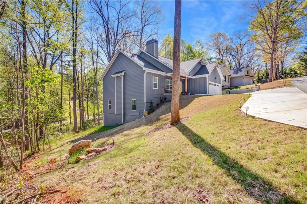 169 View Street Clarkesville, GA 30523