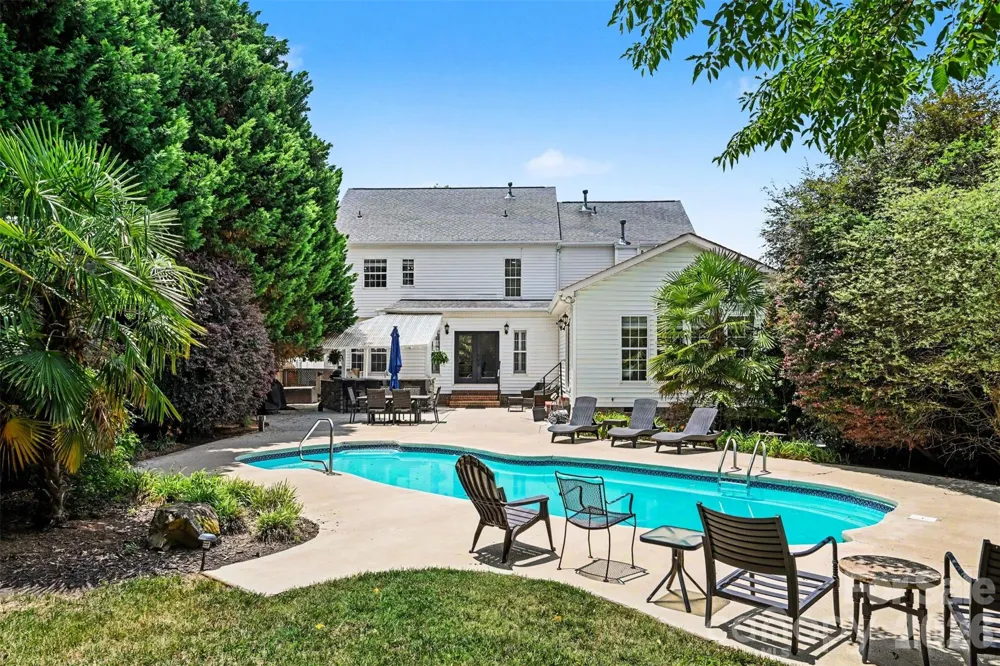 2442 Smith Cove Road Denver, NC 28037