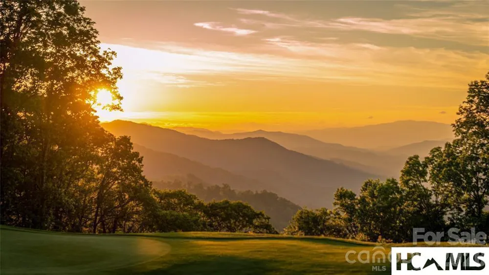 762 Scarlet Oak Road Tuckasegee, NC 28783